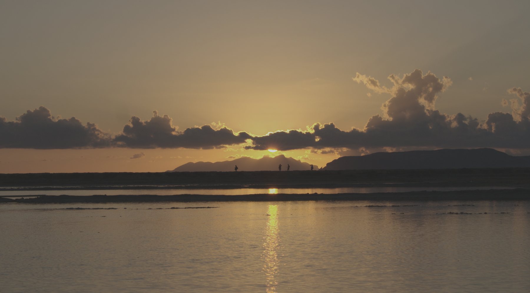 Sunset silhouette, RAW render before editing in imagic